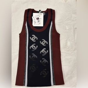 BNWT. Chanel navy blue top sz 36
